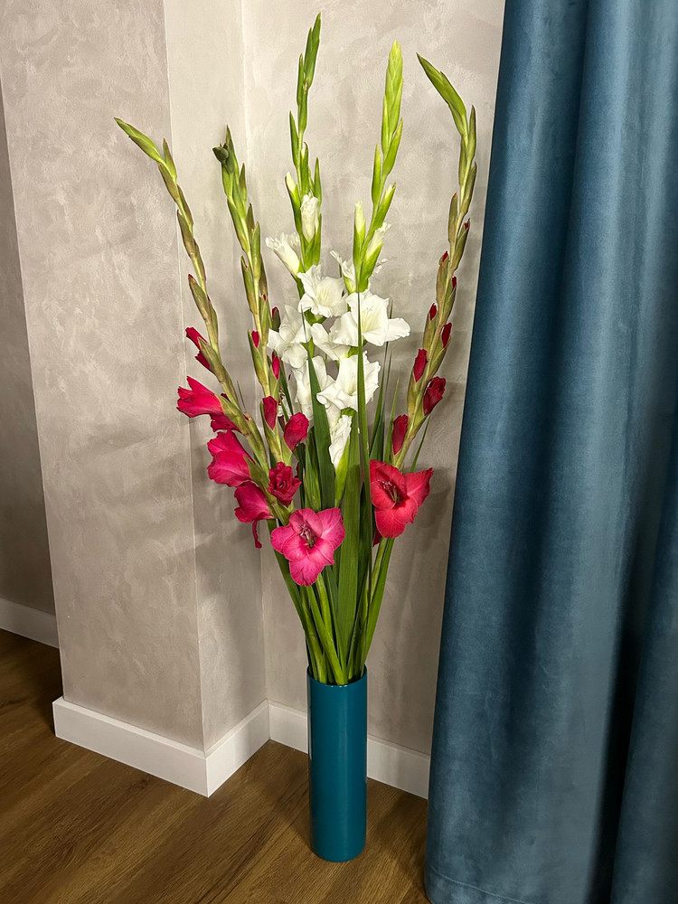 Цветы в вазы