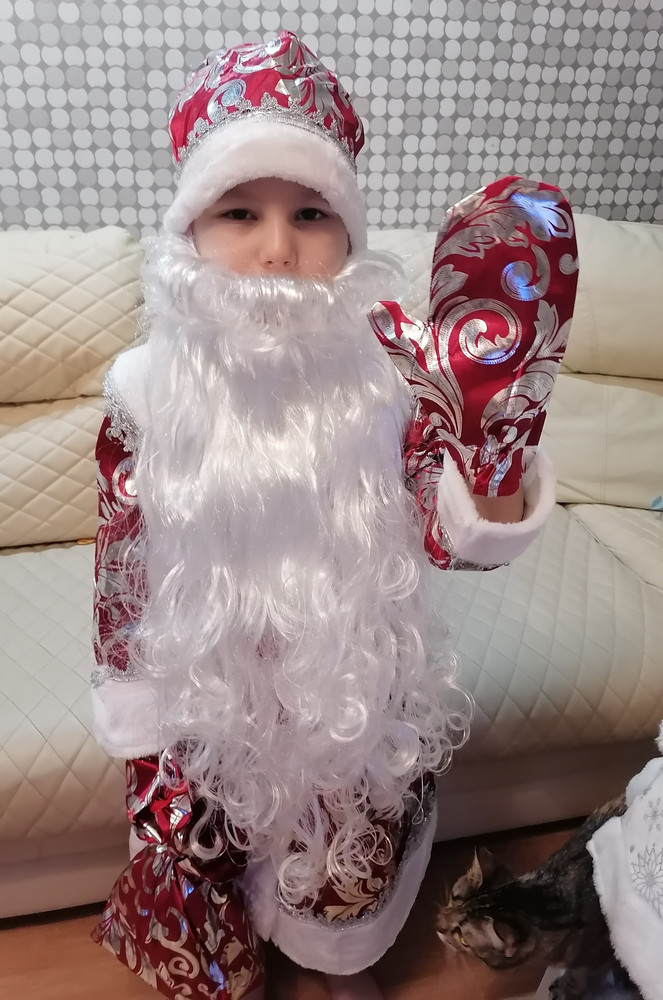 Детские костюмы Деда Мороза и Снегурочки